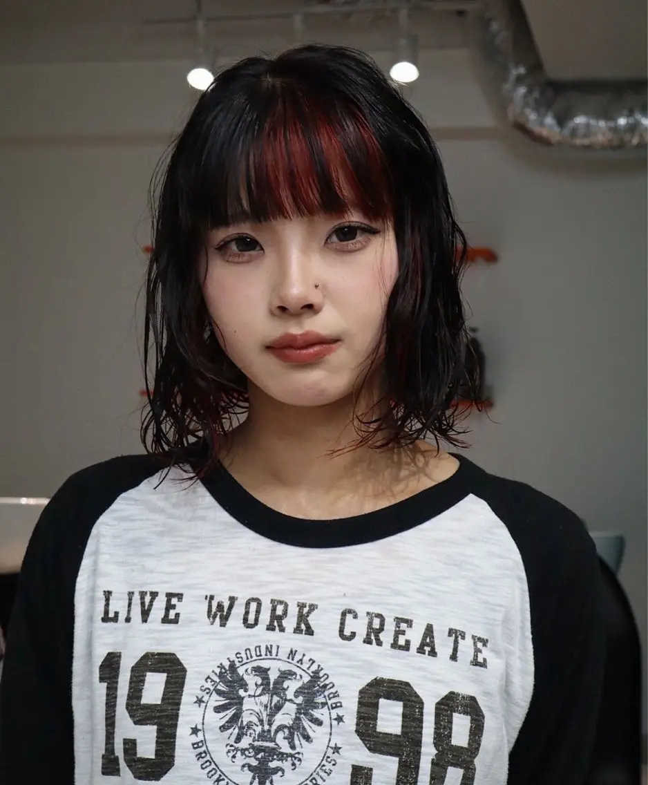 ミディアム カラー パーマ レイヤー/ブリーチ iwamiya岩見谷のヘアスタイル