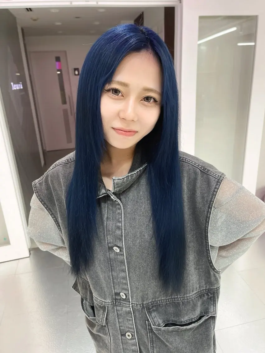 ロング カラー ブルーカラー ネイビーカラー MEI / ブリーチカラー/名駅のヘアスタイル