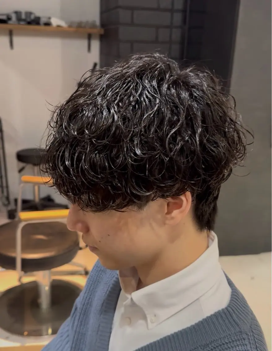 ショート パーマ メンズ メンズパーマ 波巻きパーマ メンズパーマ特化 川岸のヘアスタイル
