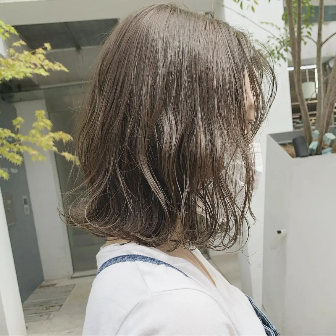 ミディアム カラー ネイル ハイトーンボブ 前田 表参道　グレージュのヘアスタイル