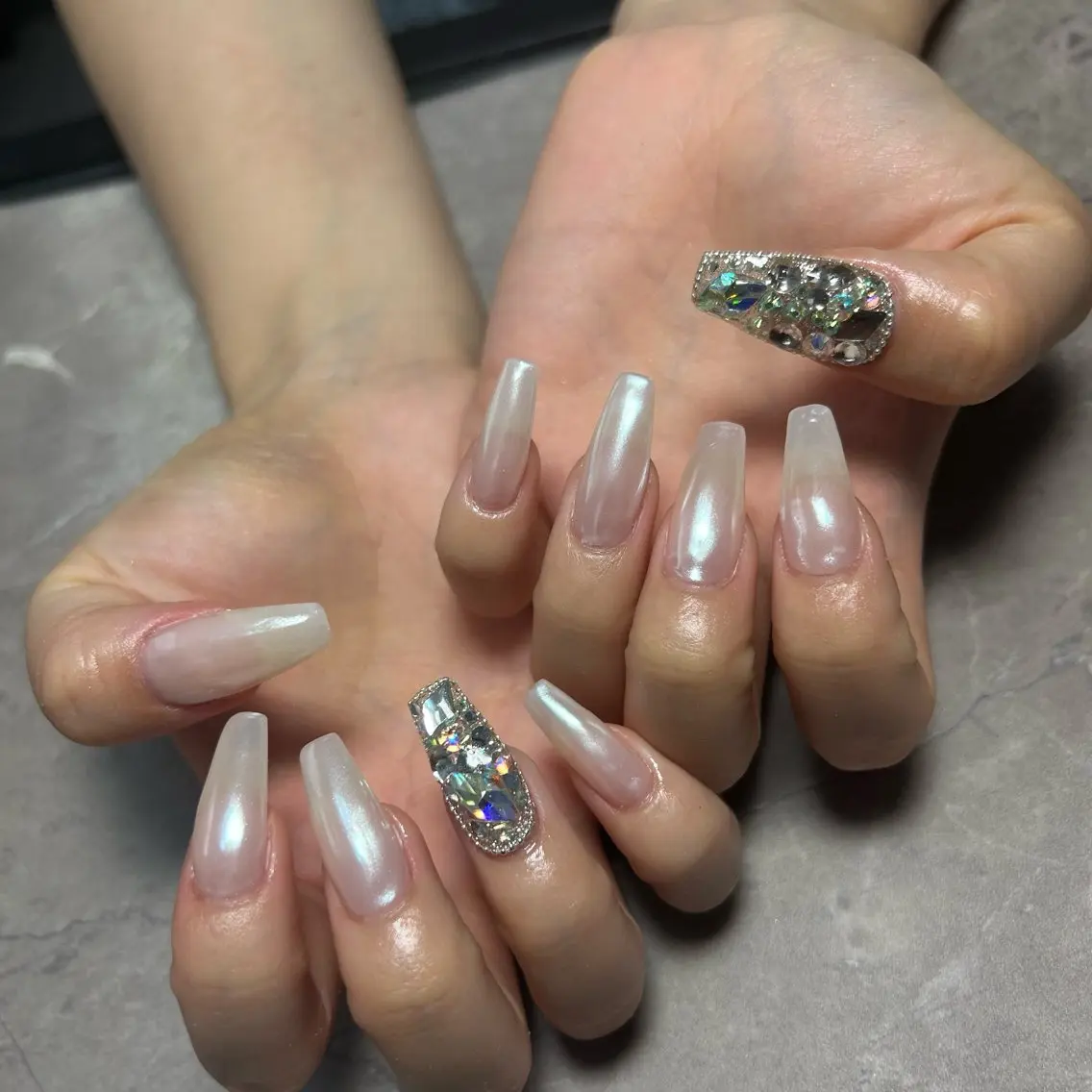 ネイル オーロラネイル 長さ出し Lulea nailのネイルデザイン