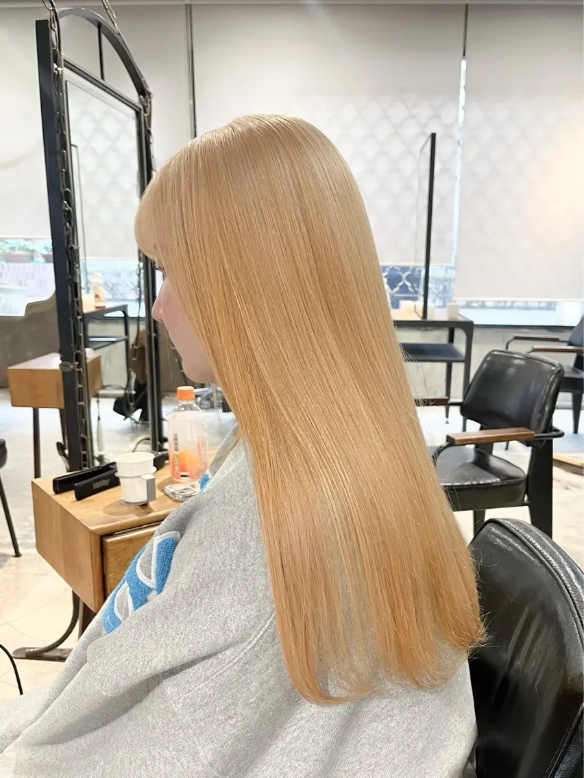 ロング カラー ベージュカラー ブロンド ハイトーンカラー ハイトーンベージュ ミルクティーベージュ 似合わせベージュ 🍯ayumi🍯のヘアスタイル
