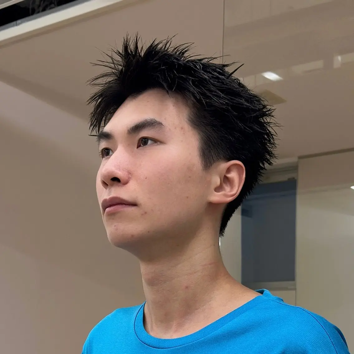 ショート メンズ メンズショート スパイキーショート 刈り上げ メンズベリーショート ベリーショート 渋谷 メンズカット 佐伯 将のヘアスタイル