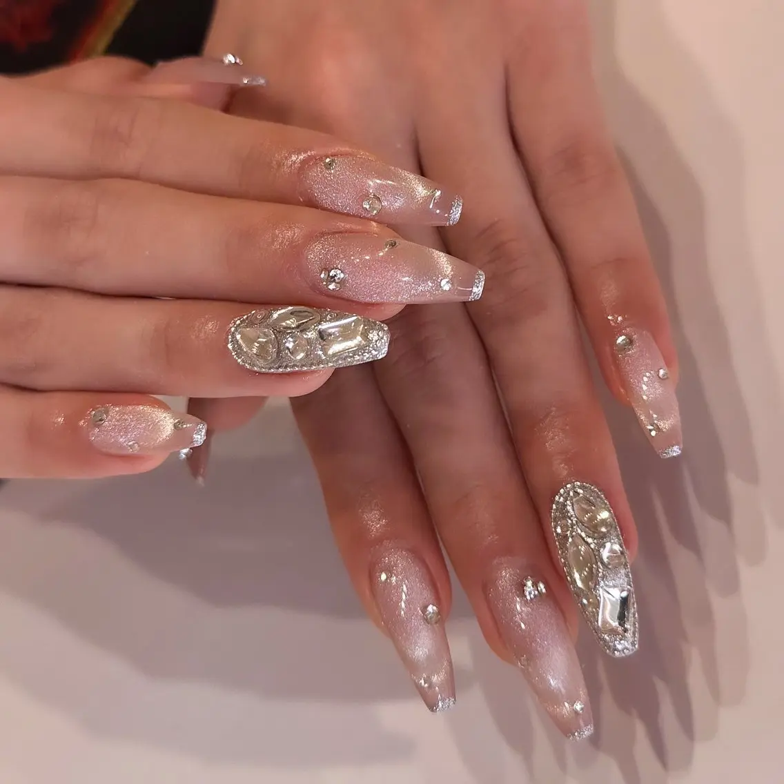 ロング ハンドネイル 🦋Nail Amo🦋のネイルデザイン
