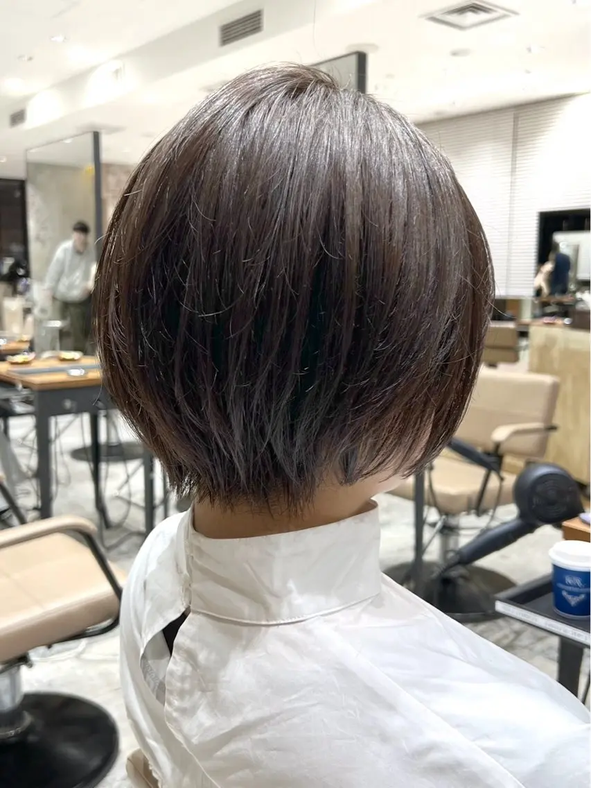 ショート カラー カット ヘアカラー トリートメント 💍新宿ショート 💍岩田莉奈のヘアスタイル