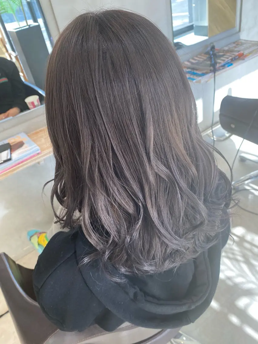 セミロング カラー 塚本 昂のヘアスタイル