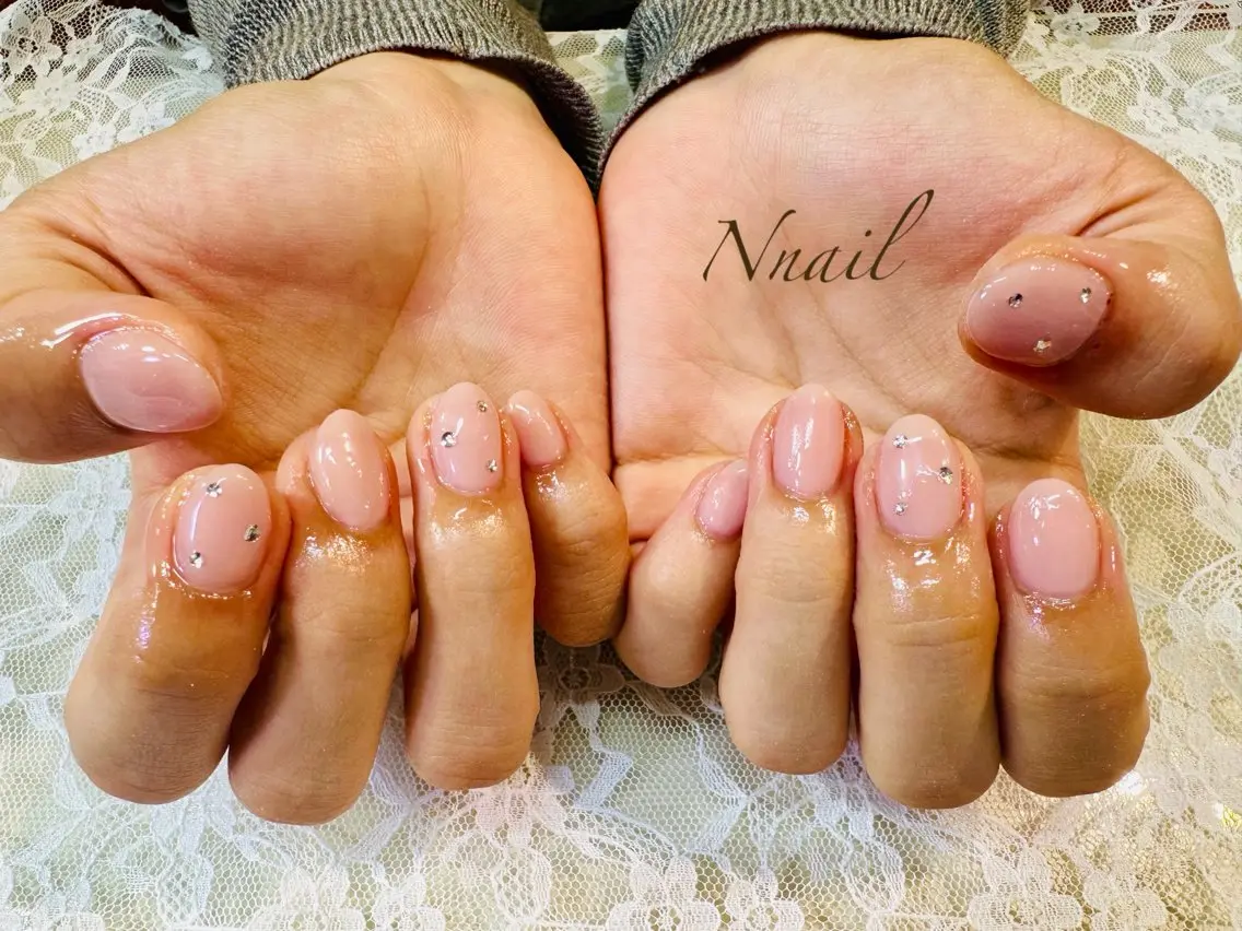 ネイル アートネイル ワンカラーネイル シンプルネイル ストーンネイル ハンドネイル 🌿Nnail🌿 プライベートサロンのネイルデザイン