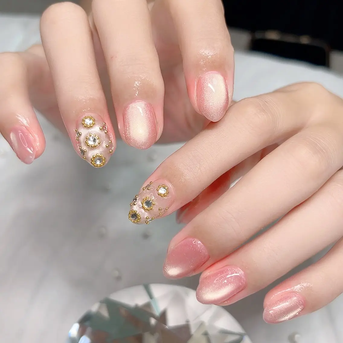 ネイル アートネイル フラワーネイル キラキラネイル ラメ(グリッター) マグネットネイル ハンドネイル Cute Tips nailのネイルデザイン
