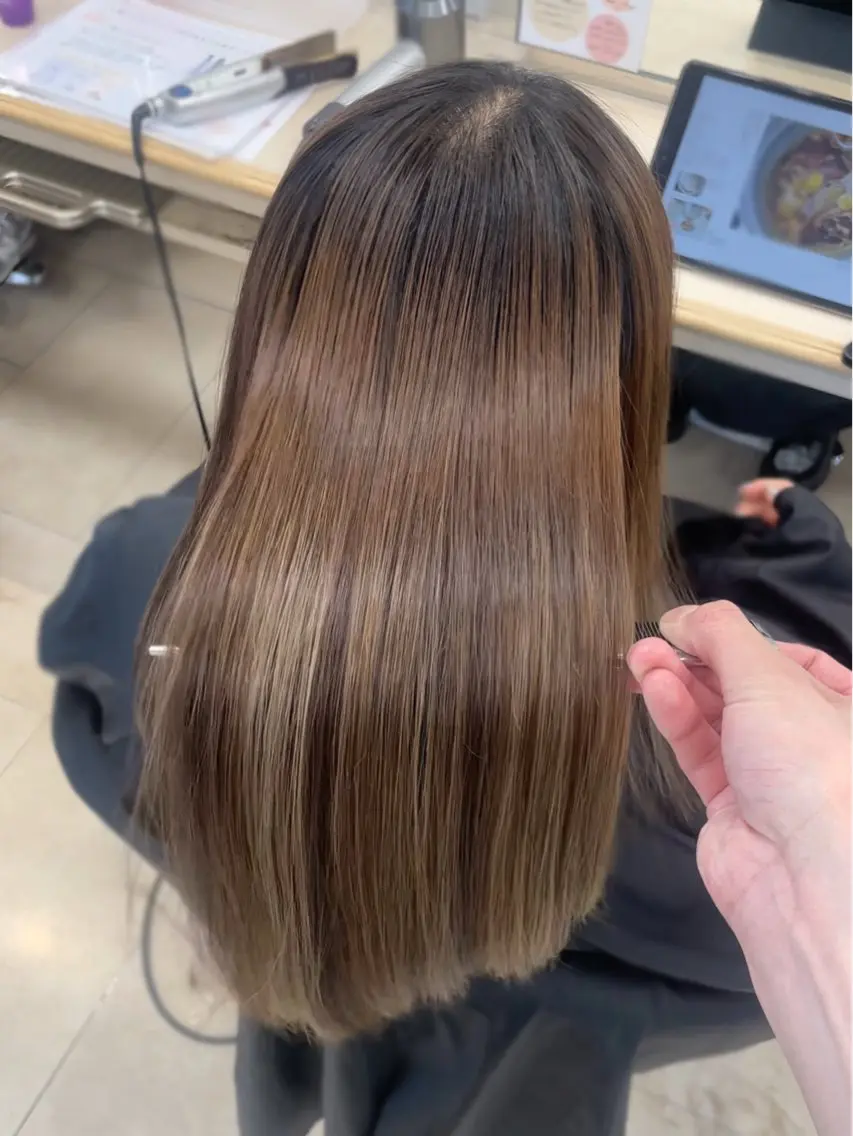 ロング シャドウパーマ／骨格 矯正カット　トモキのヘアスタイル