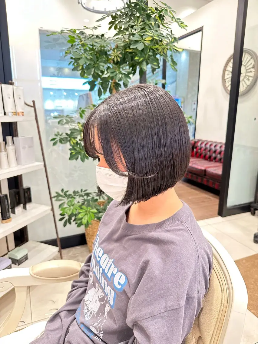 ミディアム Loire SYURIのヘアスタイル