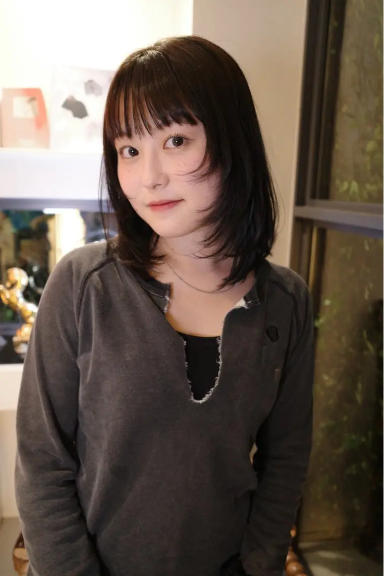 ミディアム レイヤーカット シャギー nishiura nanasaのヘアスタイル