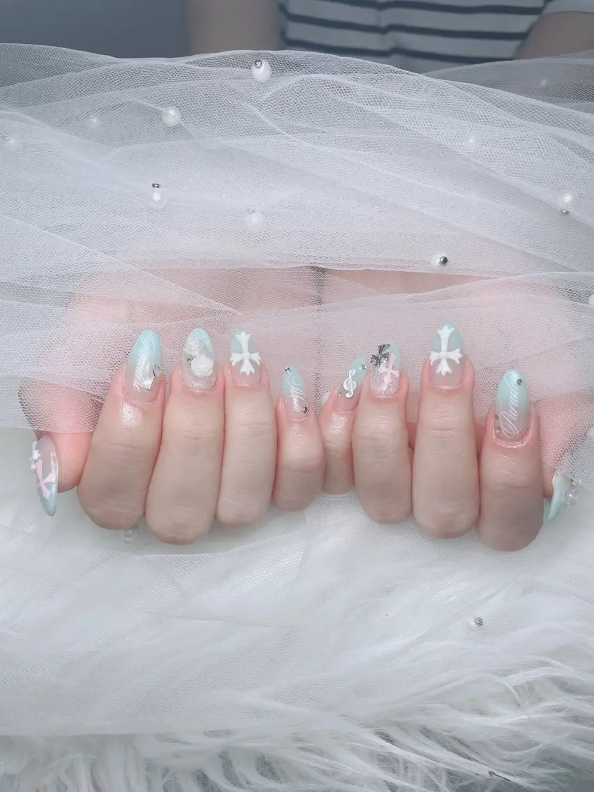 ネイル ガーリー ハート 韓国ネイル ニュアンスネイル リボン ハンドネイル Sora nail 長さ出し専門店のネイルデザイン