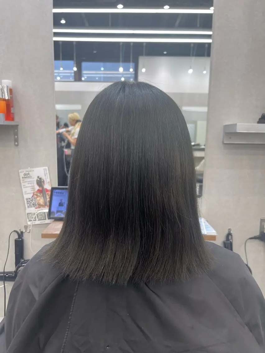 セミロング 山田 ひよりのヘアスタイル