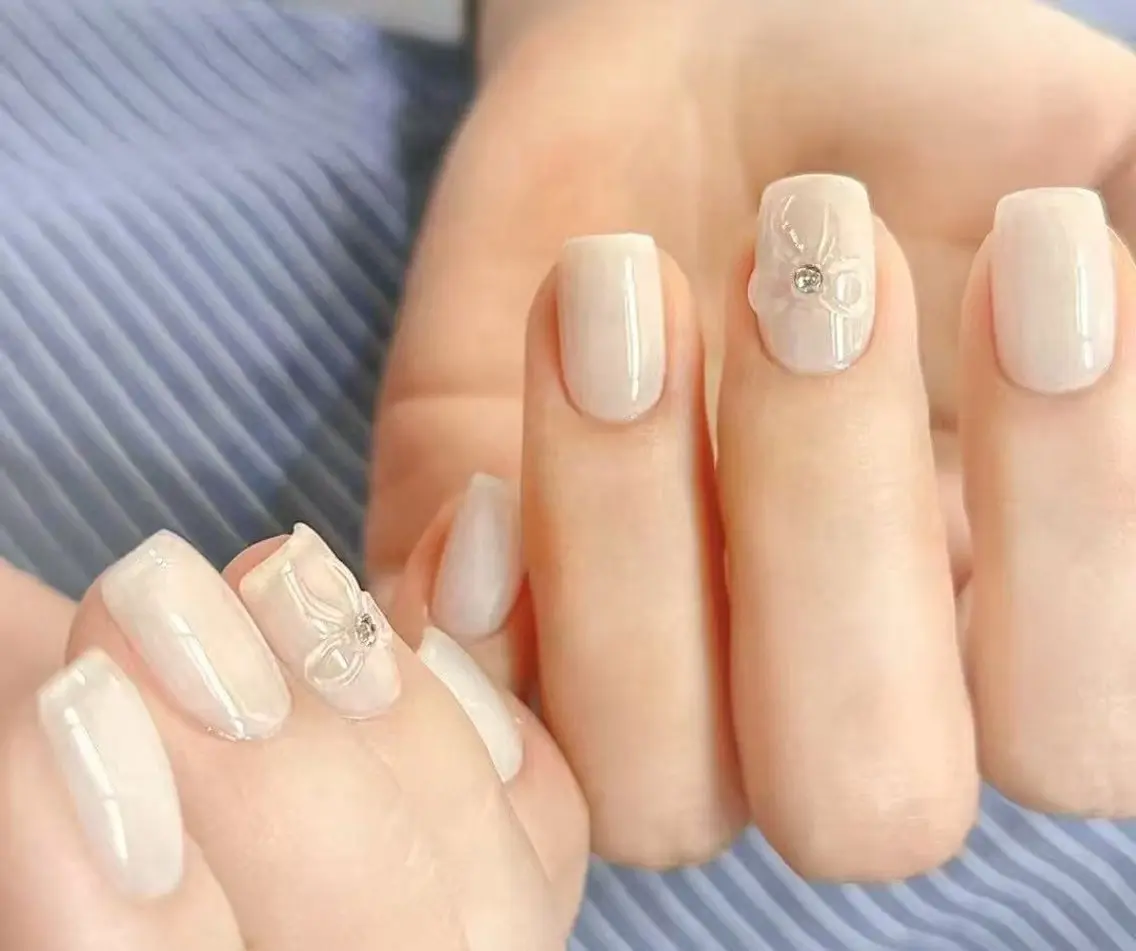 ネイル フラワーネイル フレンチネイル ジェルネイル ガラスフレンチ ハート ハンドネイル ハンドケア BabyYouMi nailのネイルデザイン