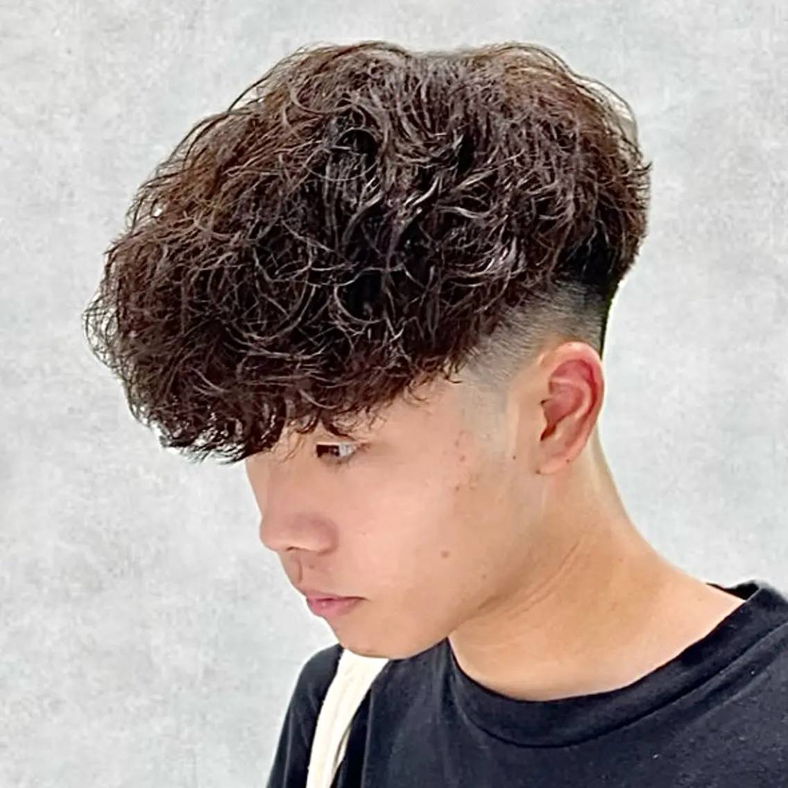 ショート パーマ メンズ フェードカット マッシュ スキンフェード スペインカール ショートヘア 立川メンズパーマ職人 /MASAのヘアスタイル