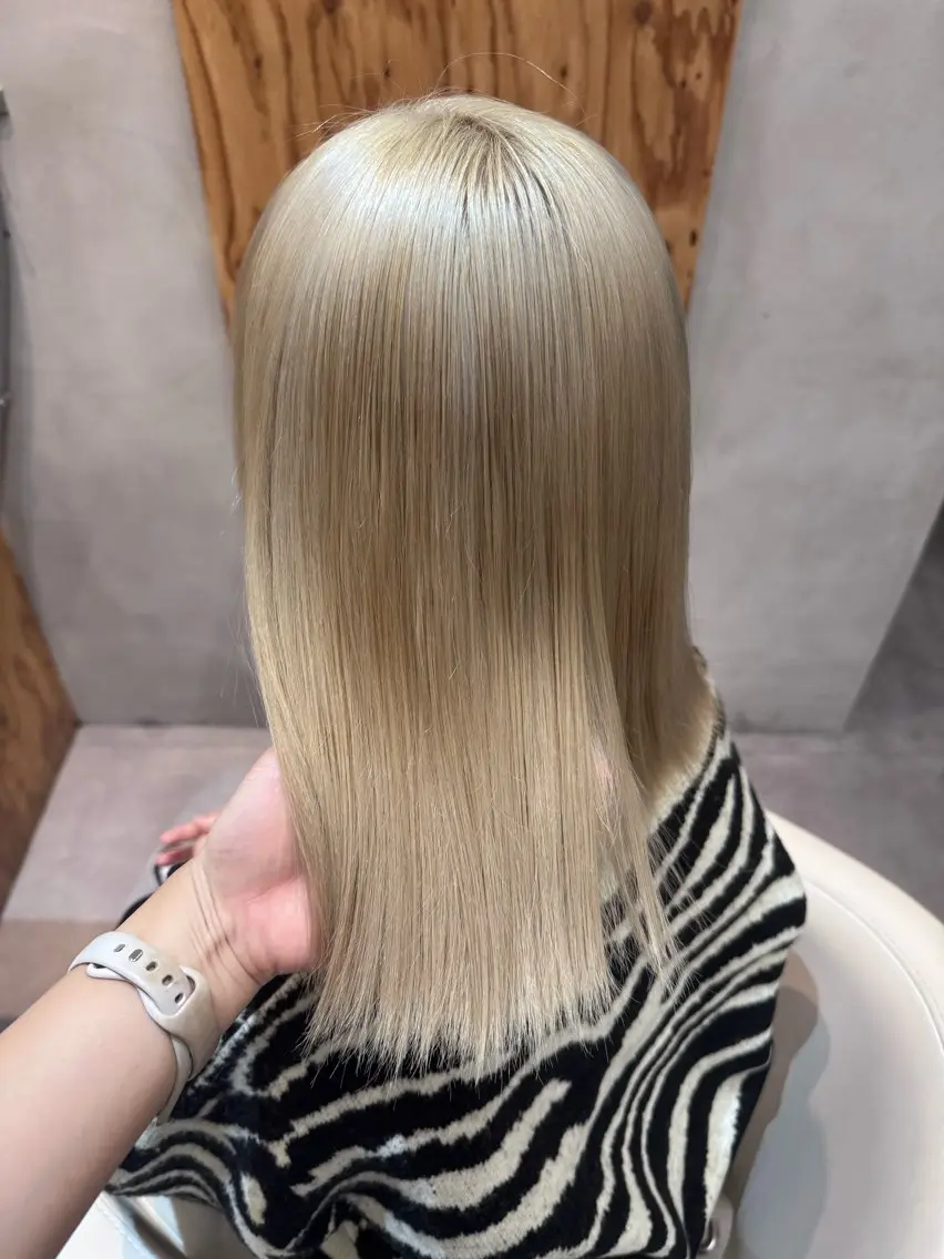 ミディアム カラー ブリーチ ブロンド ハイトーンカラー 縮毛矯正/ショート なーな🎀🤍のヘアスタイル