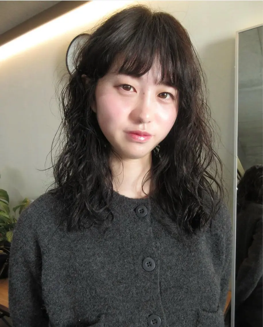 セミロング パーマ セミロングパーマ レイヤーカット ウルフカット カット パーマ レイヤーカット\パー マ　chinatsuのヘアスタイル