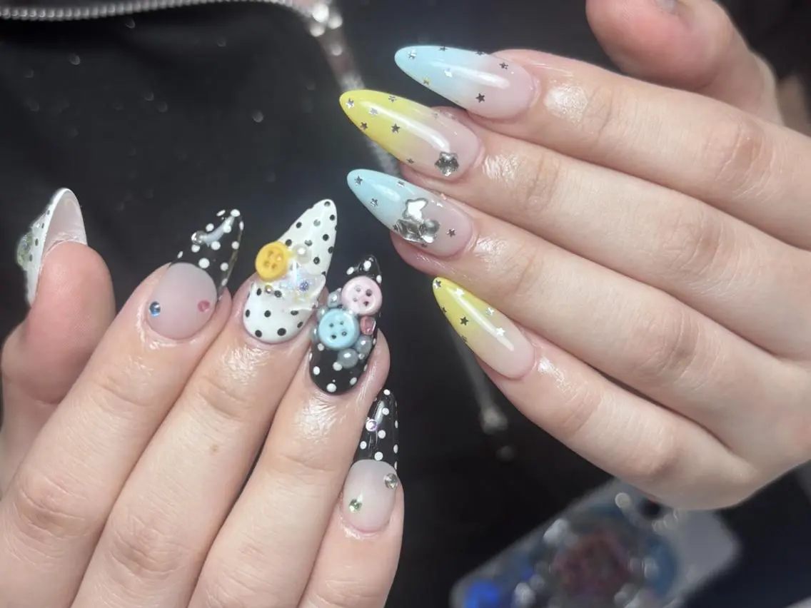 ネイル オーロラネイル 長さ出し フットネイル フレンチネイル ジェルネイル アンアンBelle Nail 池袋のネイルデザイン