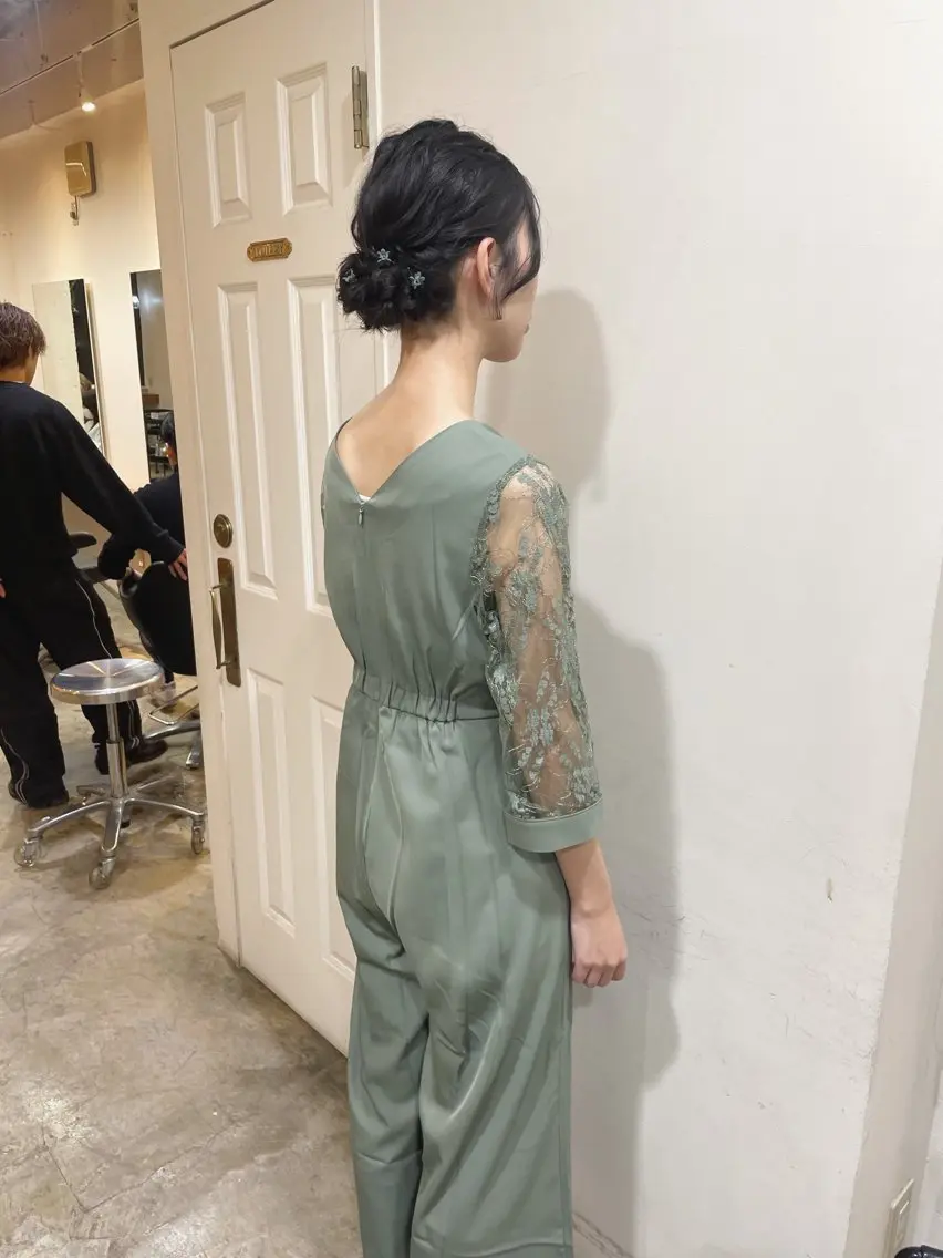 ミディアム ヘアアレンジ ボブ ヘアセット MIOベージュカラー 柔らかいカラーのヘアスタイル