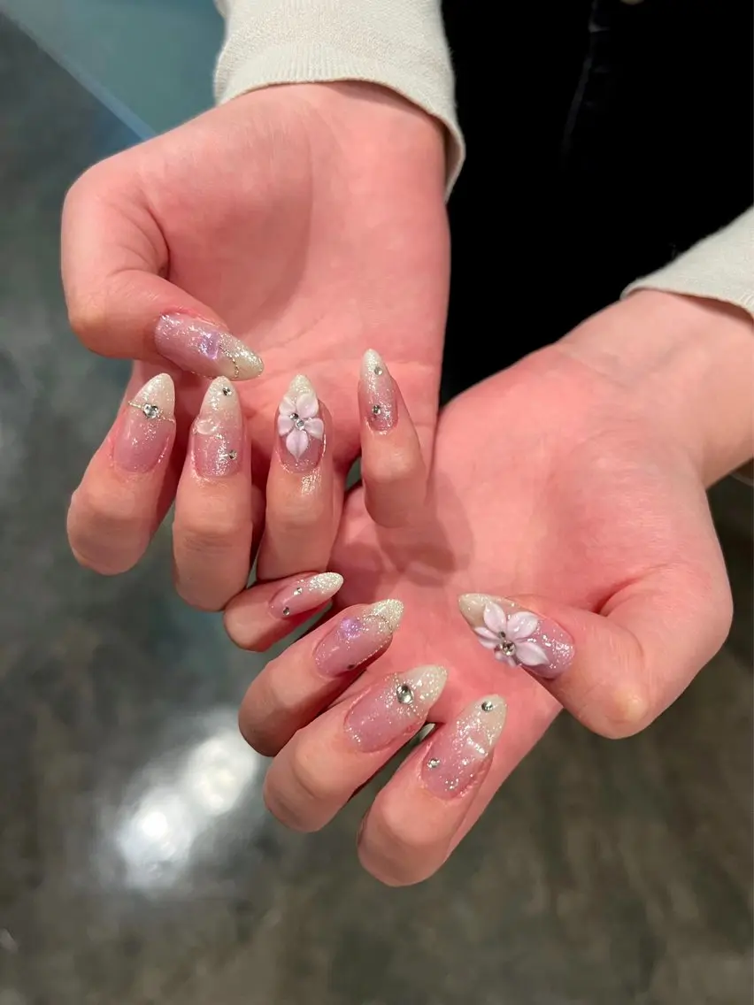 ネイル アートネイル ジェルネイル 韓国ネイル ニュアンスネイル ハンドネイル Luna Nail.Novaのネイルデザイン