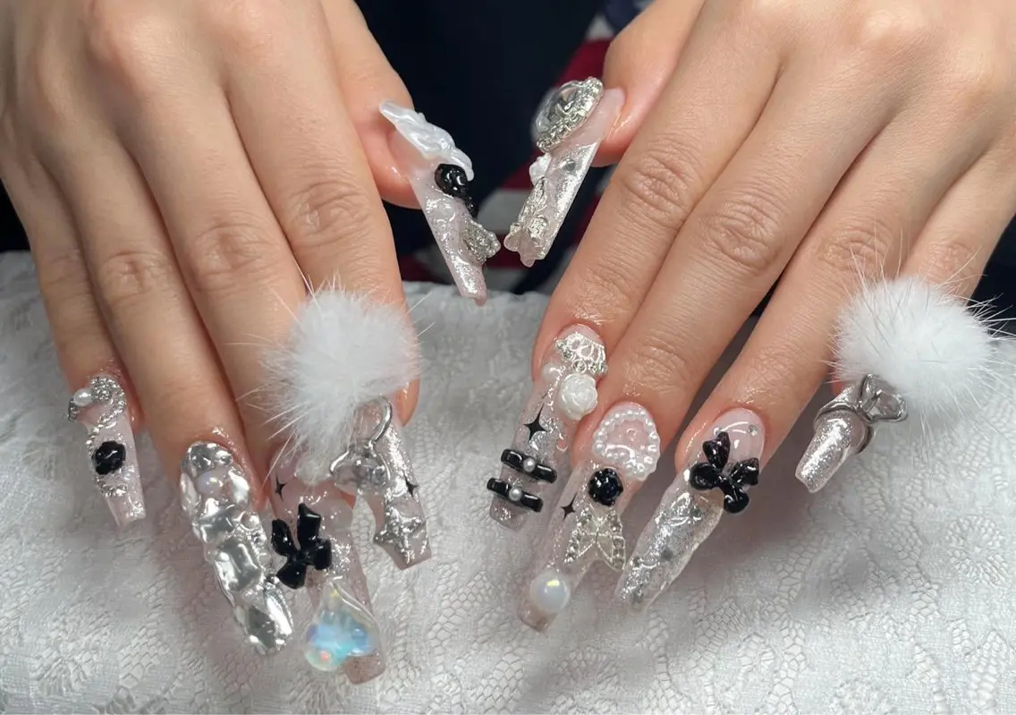 ネイル オーロラネイル フレンチネイル ジェルネイル ハロウィン キラキラネイル ハンドネイル H.baby Nail Salonのネイルデザイン