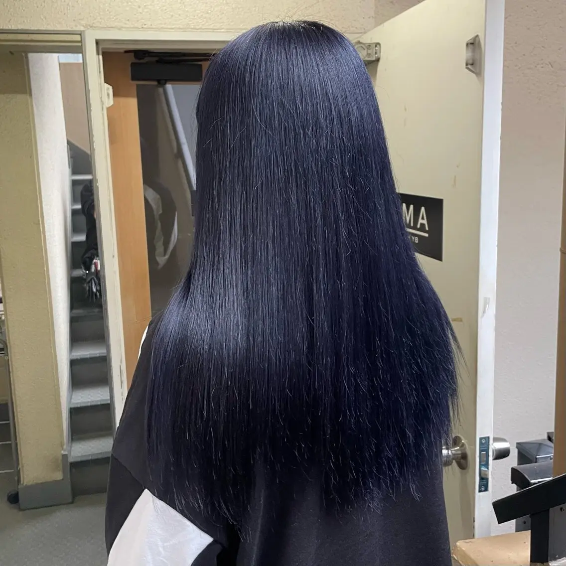 セミロング カラー 黒髪 ブリーチ ブルーカラー ブルーブラック ふかたさや🌟 艶感カラー🌟のヘアスタイル