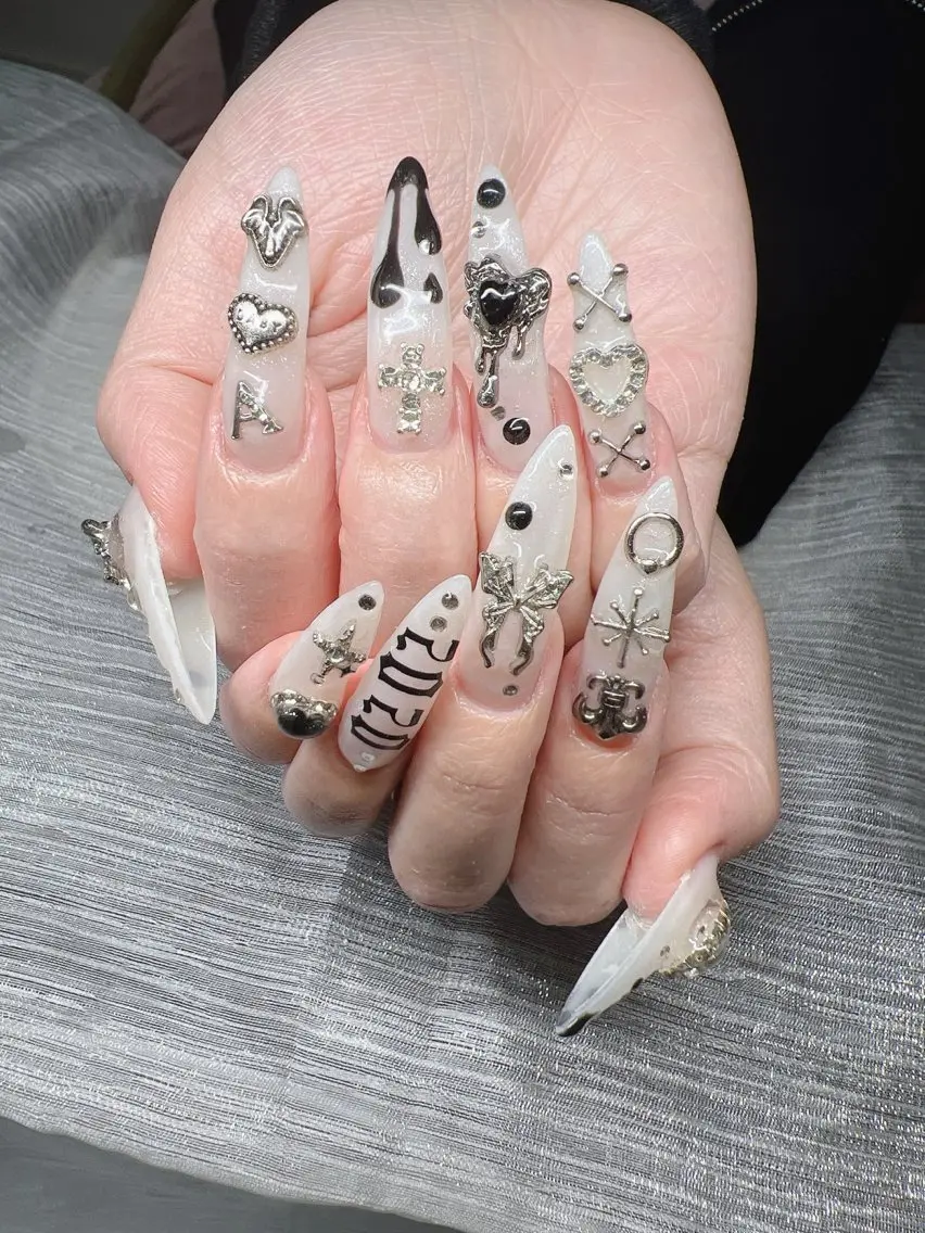 ネイル 長さ出し グラデーション 卒業式 キラキラネイル マグネットネイル Lee Nailsのネイルデザイン