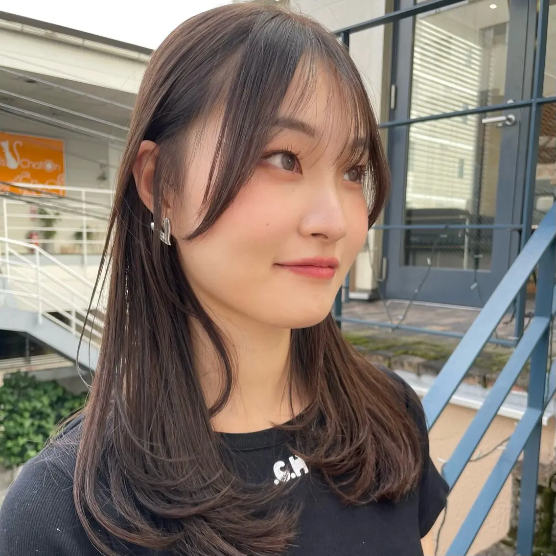 セミロング レイヤーカット 縮毛矯正 カット ヘアカラー 縮毛矯正 トリートメント 尾崎 海璃のヘアスタイル