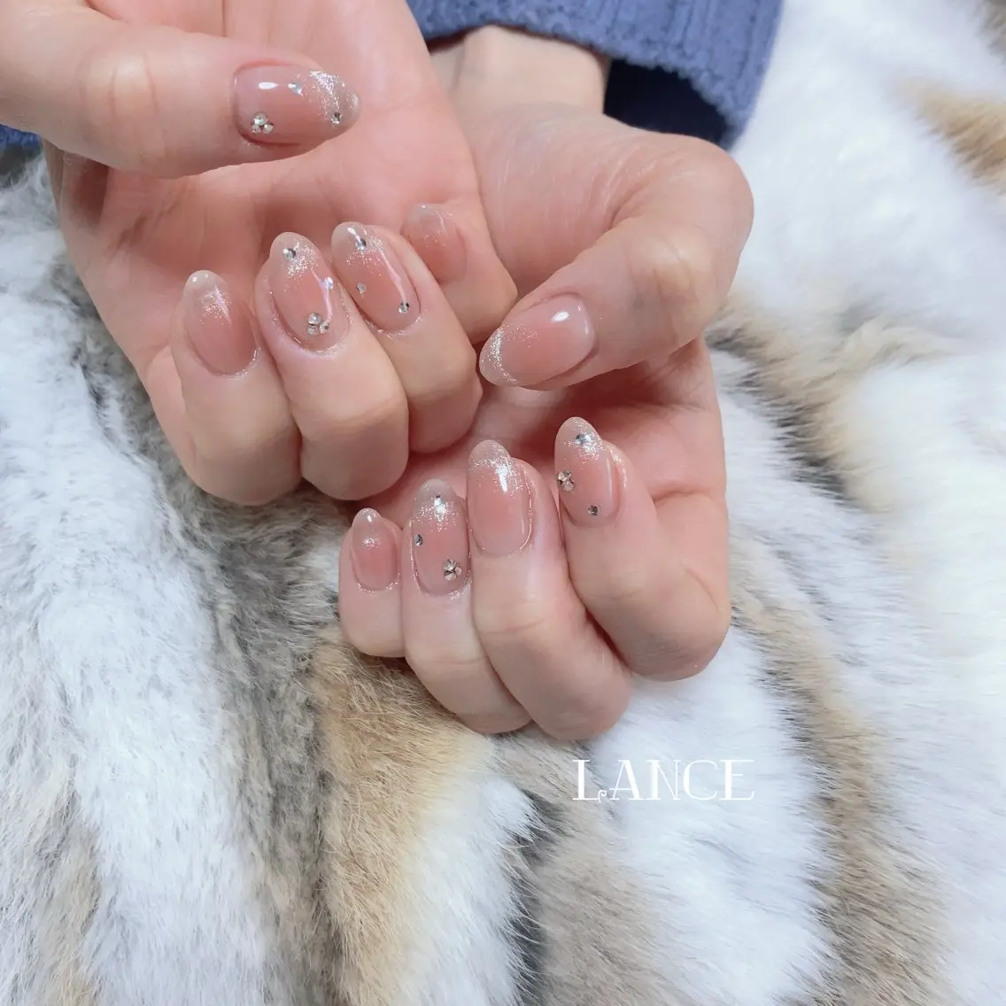 ネイル オーロラネイル フレンチネイル キラキラネイル ニュアンスネイル ピンク ハンドネイル Lance nailのネイルデザイン