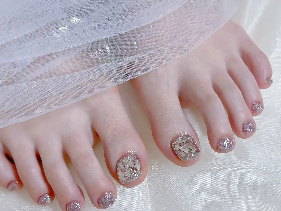 ネイル フットネイル 持ち込み フットネイル Maggie nailクロのネイルデザイン
