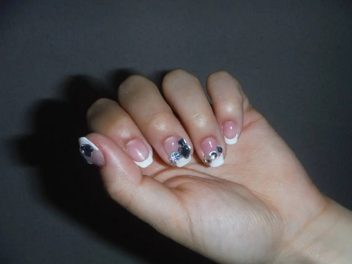 ネイル フレンチネイル Niji Nailsのネイルデザイン
