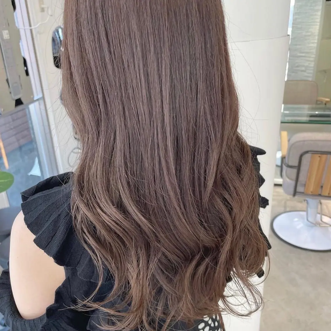 ロング カラー ベージュカラー ブリーチ ブラウンカラー ミルクティーベージュ モカベージュ ヘアカラー 透明感カラー/ レイヤー　YUKAのヘアスタイル