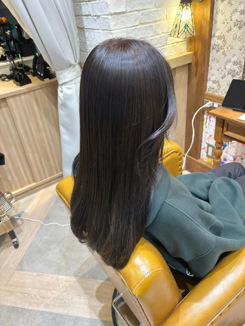 ロング カラー ブリーチ ブラウンカラー ブリーチなしカラー 嶌﨑 葵衣のヘアスタイル