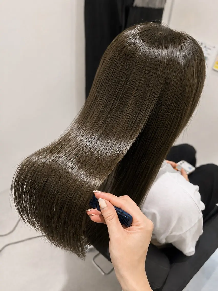 セミロング カット ヘアカラー トリートメント Emuest心斎橋 SAKIのヘアスタイル