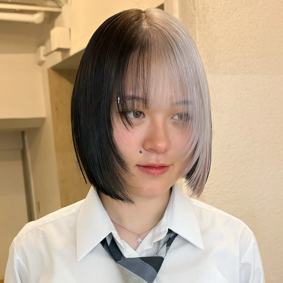 ショート ヘアカラー 垢抜け透明感カラー 🧚🏻♀️ミユウのヘアスタイル