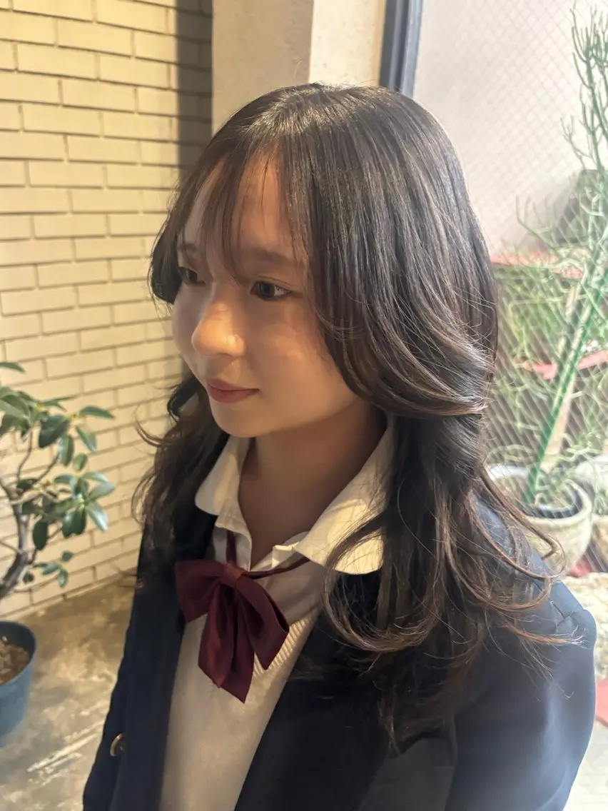 セミロング ヘアアレンジ HIBIKI / 透明感カラーのヘアスタイル