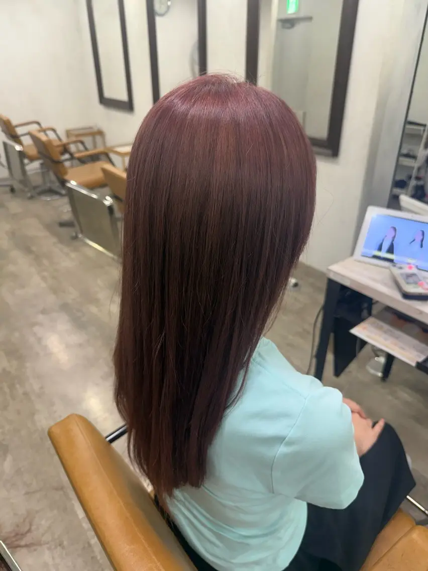 ロング カット ヘアカラー トリートメント SAIKA🤍ミルク ティー/ピンクカラーのヘアスタイル