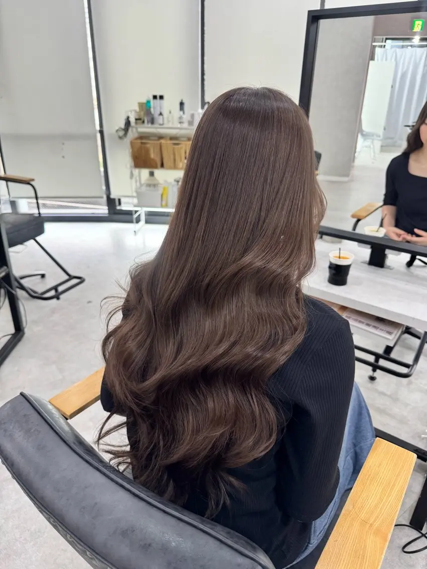 ロング カラー ブラウンカラー モカブラウン ヘアカラー トリートメント 赤み無し柔らかカラー 【梅田】madokaのヘアスタイル