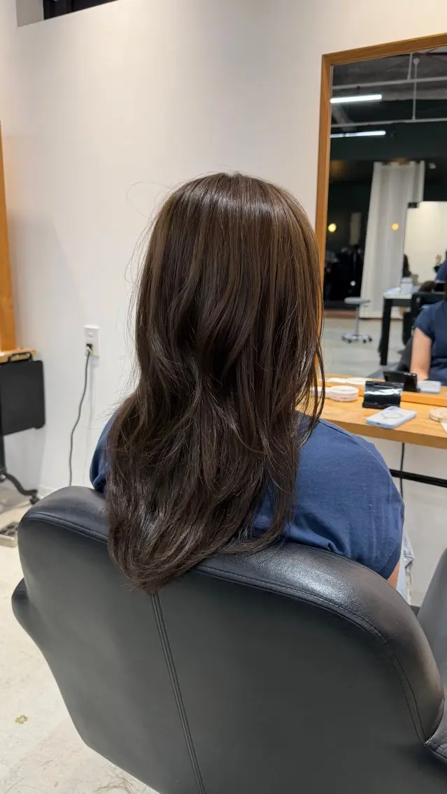 ロング ハッシュカット カット ヘアカラー 鈴木思音/縮毛矯正/ ボブ/透明感カラーのヘアスタイル