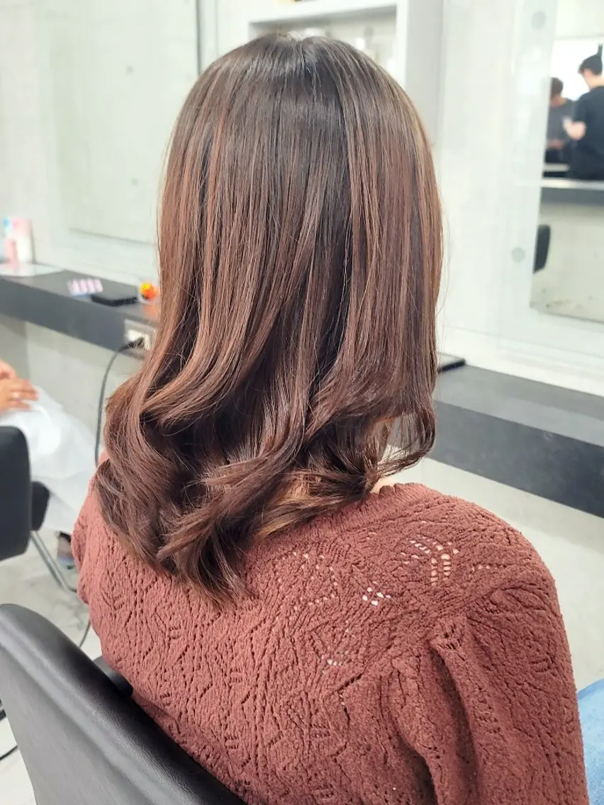 セミロング カラー ヘアアレンジ ブラウンカラー ショコラブラウン ❇️安達 優心❇️ レイヤー/艶髪特化のヘアスタイル