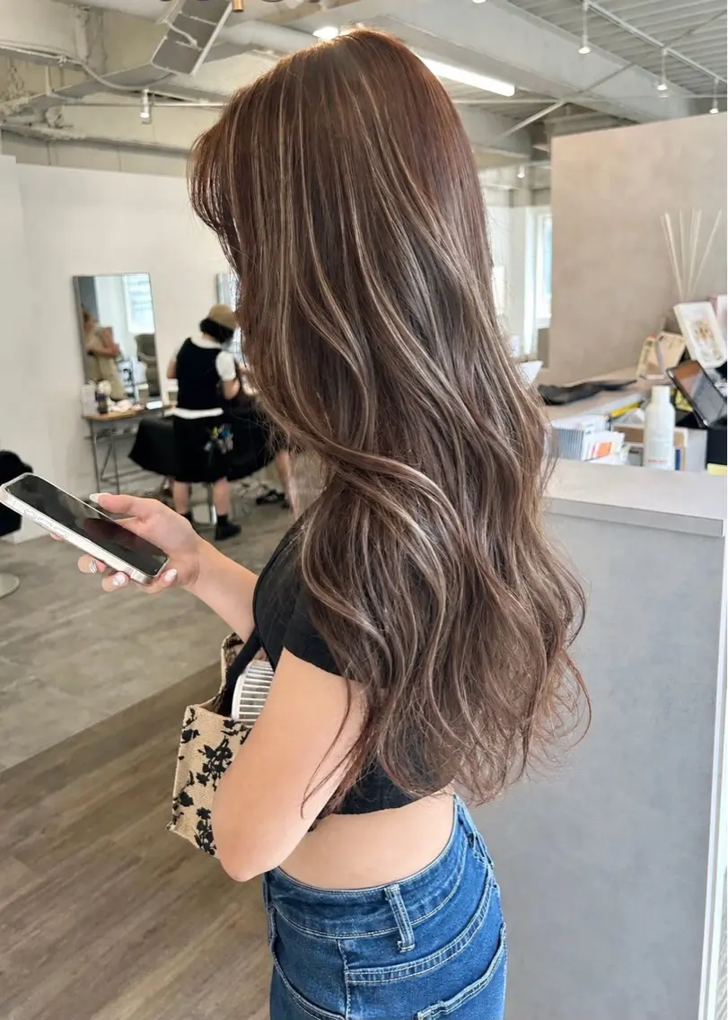 カラー ヘアカラー ユイ コハルのヘアスタイル