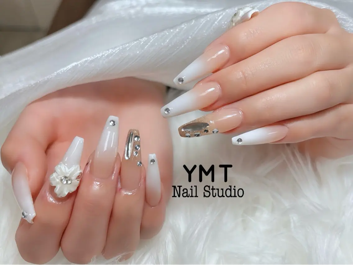ネイル 長さ出し フットネイル ジェルネイル 韓国ネイル マグネットネイル ハンドネイル YMT NailStudioのネイルデザイン