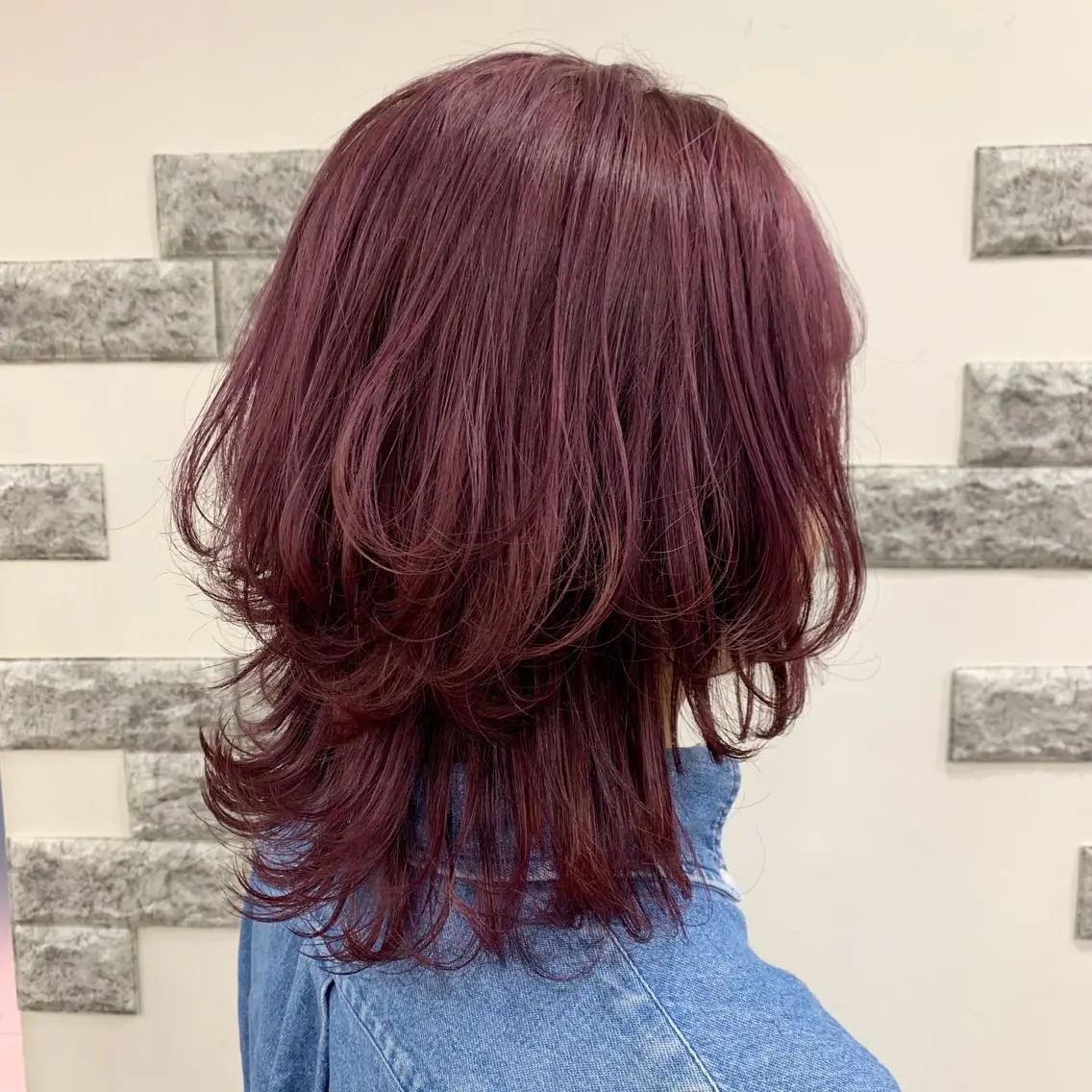 ミディアム カラー 薄田 珠美のヘアスタイル