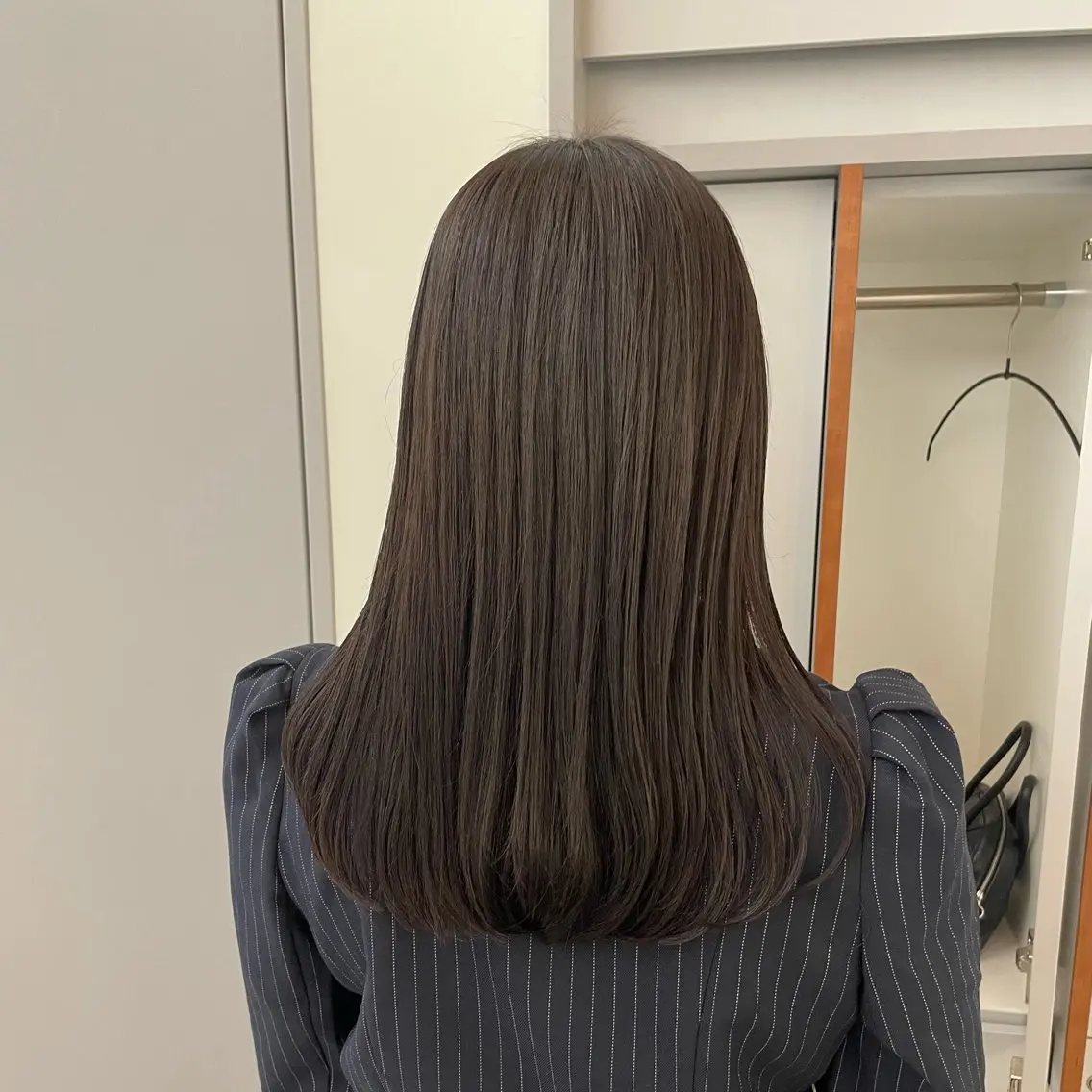 ロング カラー ベージュカラー ブリーチ 透明感カラー ダークグレー ダークグレージュ ヘアカラー トリートメント 髪質改善カラー/ボブ 🌻Mutsumiのヘアスタイル