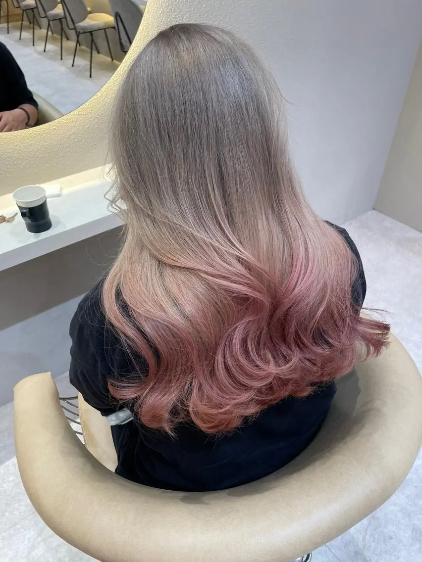ロング ヘアカラー ブリーチ🌟レイヤー 🎠KANON🎡のヘアスタイル