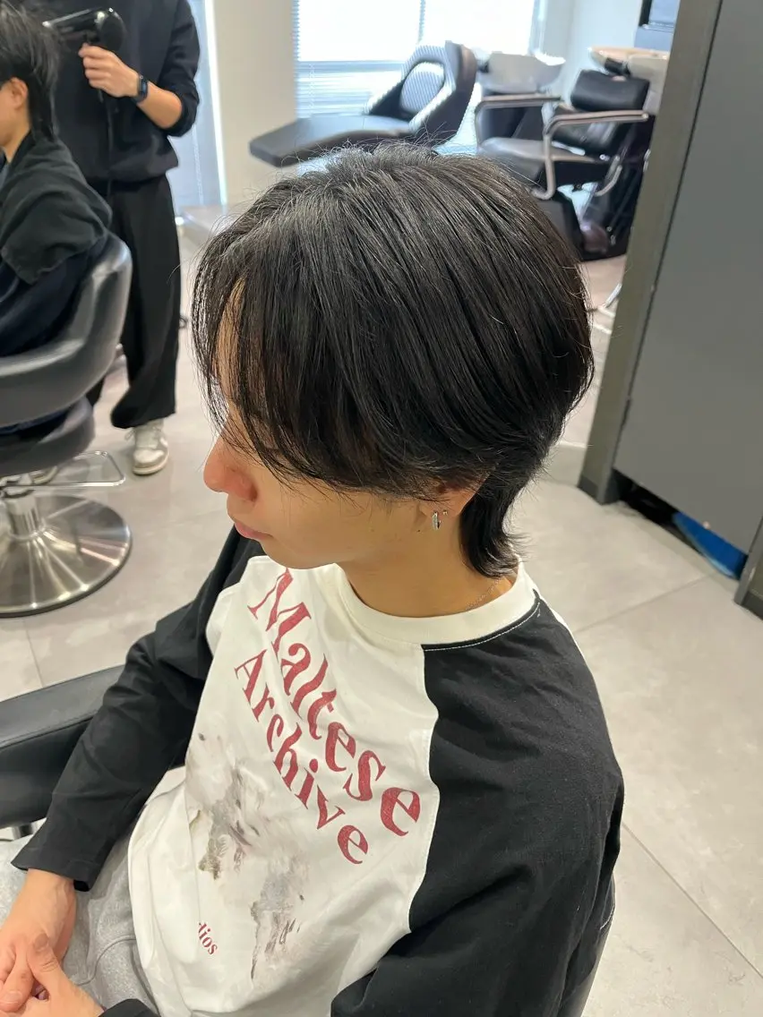 ミディアム パーマ メンズ ミディアムパーマ センターパート メンズパーマ メンズウルフカット ウルフカット カット パーマ 🐦‍🔥フェザーパ ーマ🐦‍🔥きるやのヘアスタイル
