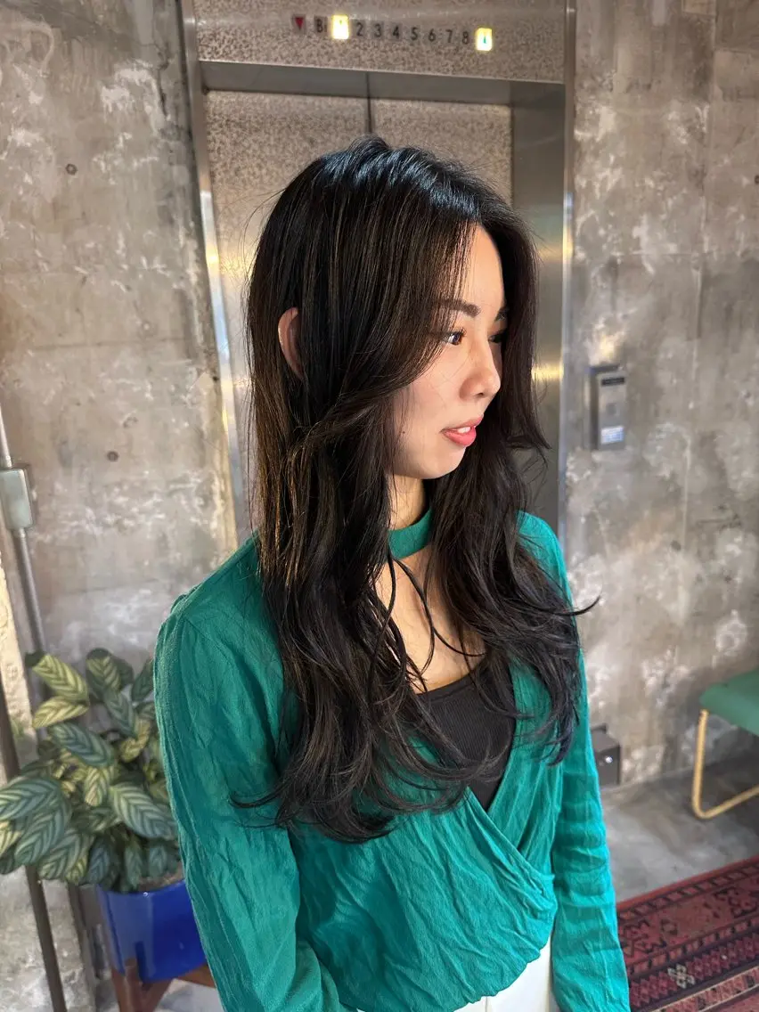 セミロング 顔まわりレイヤー 韓国風ヘア レイヤーカット ローレイヤー 縮毛矯正 カット ヘアカラー トリートメント 【必ず似合わせます】 川口航平のヘアスタイル
