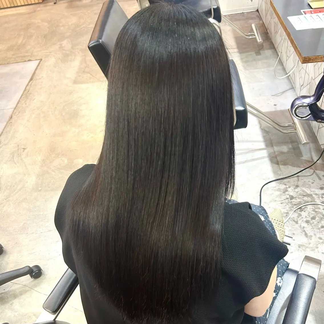 セミロング カラー ヘアカラー トリートメント ✨傷まないカラー ✨髪質改善✨レオンのヘアスタイル