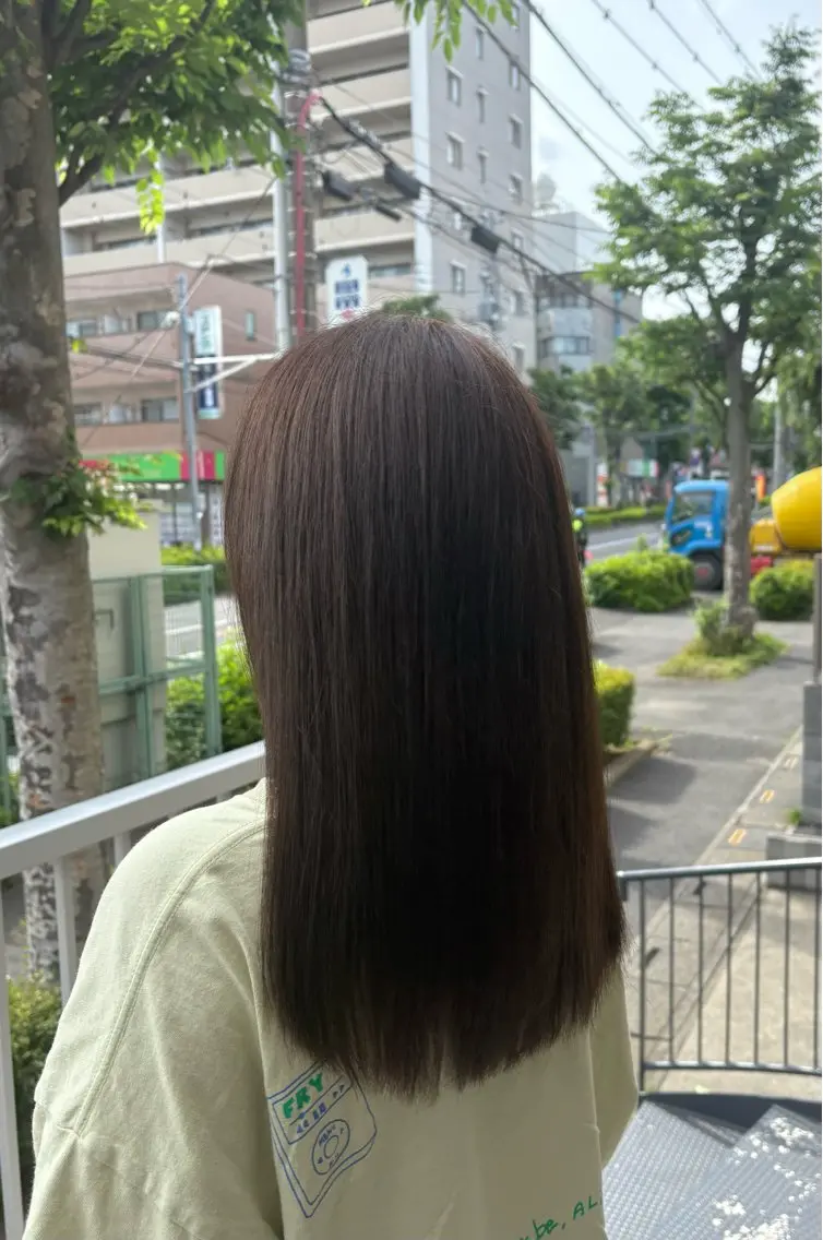 セミロング カラー ベージュカラー オリーブベージュ カット ヘアカラー ナルミ ケイスケのヘアスタイル
