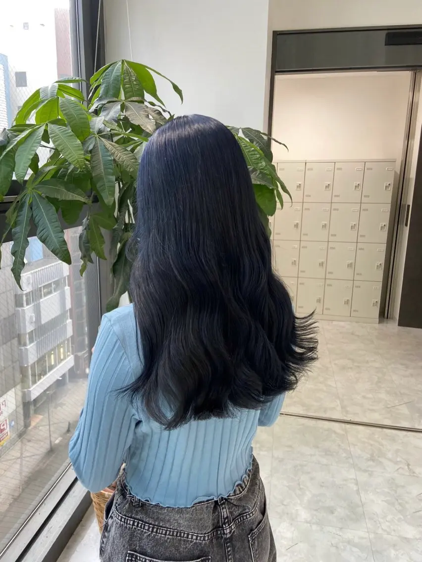 セミロング カラー パーマ ヘアアレンジ 透明感ブリーチカラー 🌈TOMOHIROのヘアスタイル
